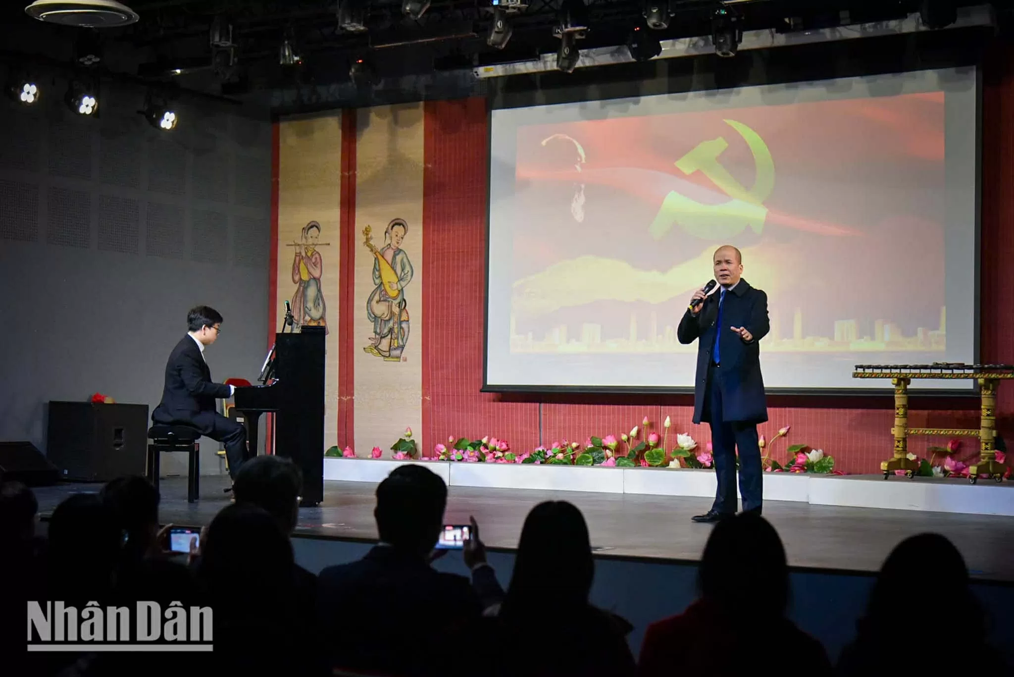 Kỷ niệm 95 năm Ngày thành lập Đảng Cộng sản Việt Nam tại Pháp Kỷ niệm 95 năm Ngày thành lập Đảng Cộng sản Việt Nam tại Pháp