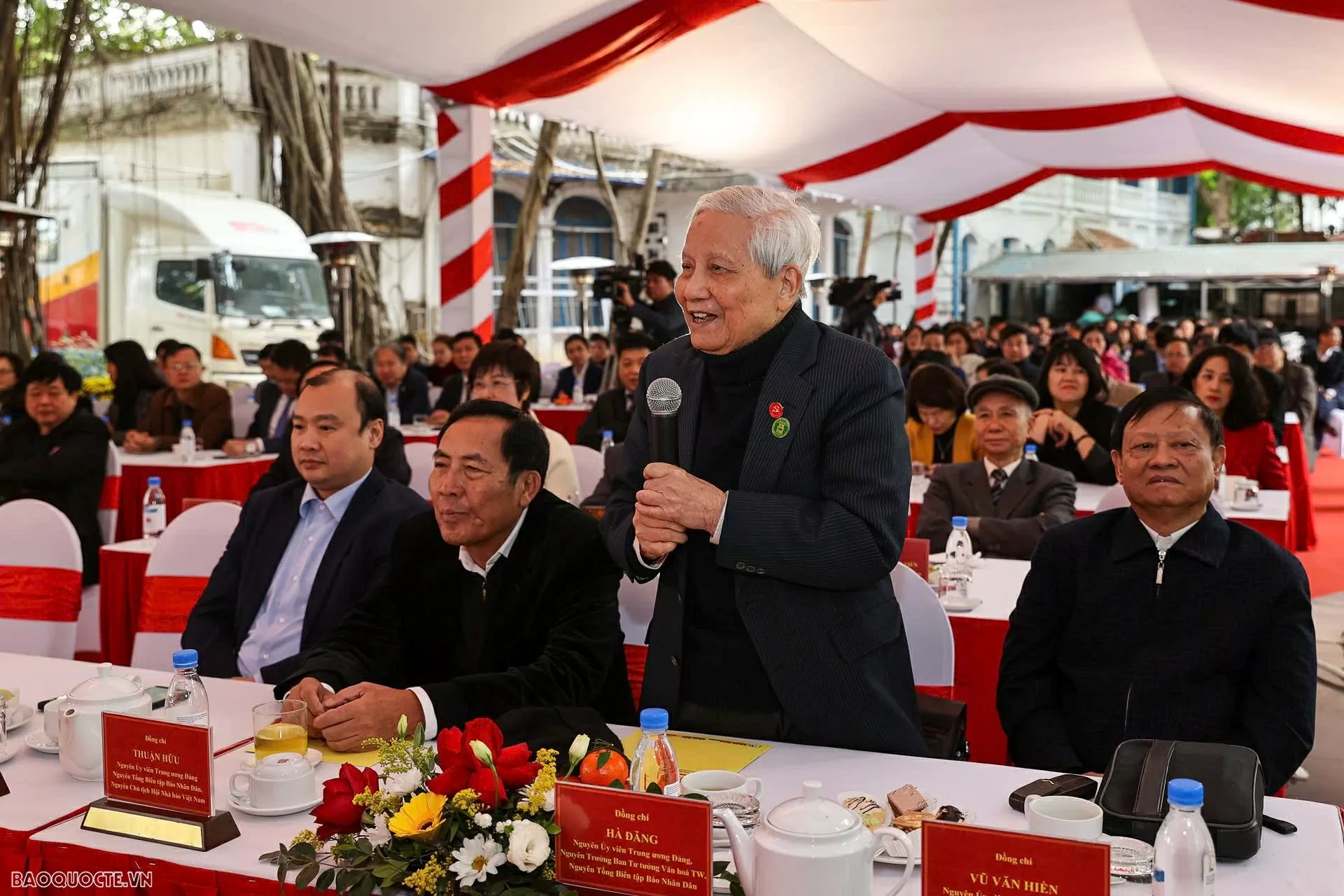 Báo chí đã lan tỏa mạnh mẽ, truyền cảm hứng lạc quan tin tưởng để tự tin bước vào kỷ nguyên mới Báo chí tiếp tục truyền cảm hứng lạc quan tin tưởng, tự tin bước vào kỷ nguyên mới của dân tộc