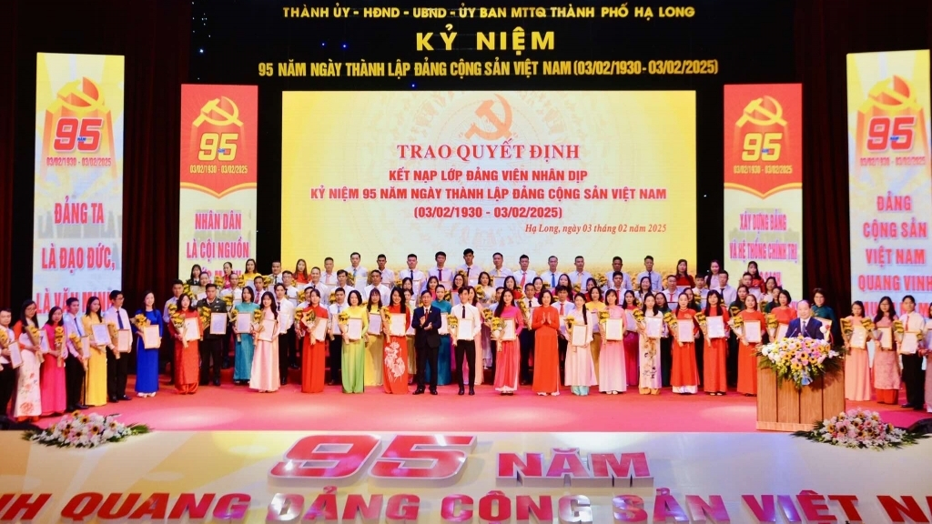Quảng Ninh: TP. Hạ Long kỷ niệm 95 năm Ngày thành lập Đảng  Cộng sản Việt Nam