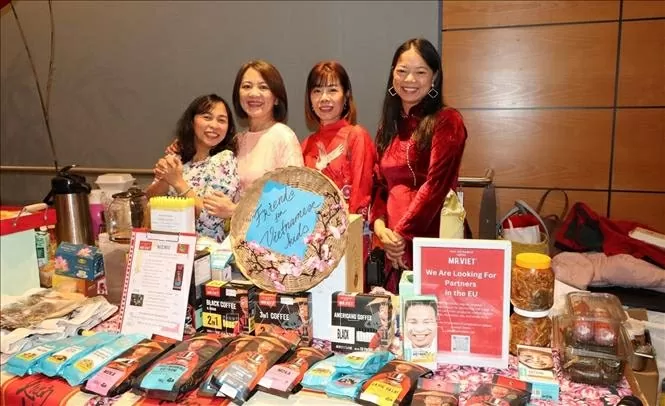 Tết Việt vẫn tưng bừng và ấm áp ở nhiều nước Tết Việt vẫn tưng bừng và ấm áp ở nhiều nước