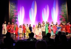 Lễ hội Tết Việt tưng bừng và ấm áp ở nhiều nước