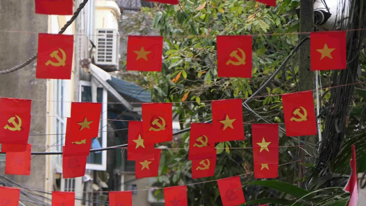 Hà Nội rực rỡ cờ hoa kỷ niệm 95 năm Ngày thành lập Đảng Thủ đô rực rỡ cờ hoa kỷ niệm 95 năm Ngày thành lập Đảng Cộng sản Việt Nam