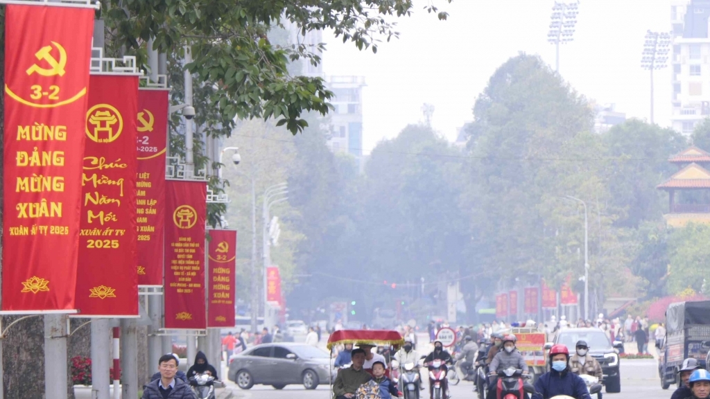 Thủ đô rực rỡ cờ hoa kỷ niệm 95 năm Ngày thành lập Đảng Cộng sản Việt Nam