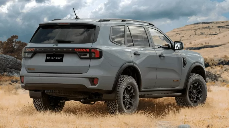 Cận cảnh Ford Everest 2025 sắp ra mắt trên thị trường xe ô tô