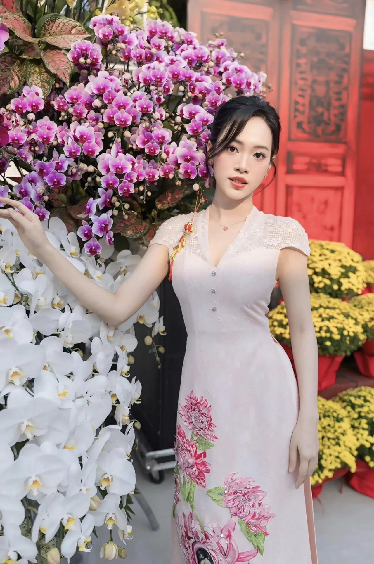 Á hậu Trịnh Thùy Linh