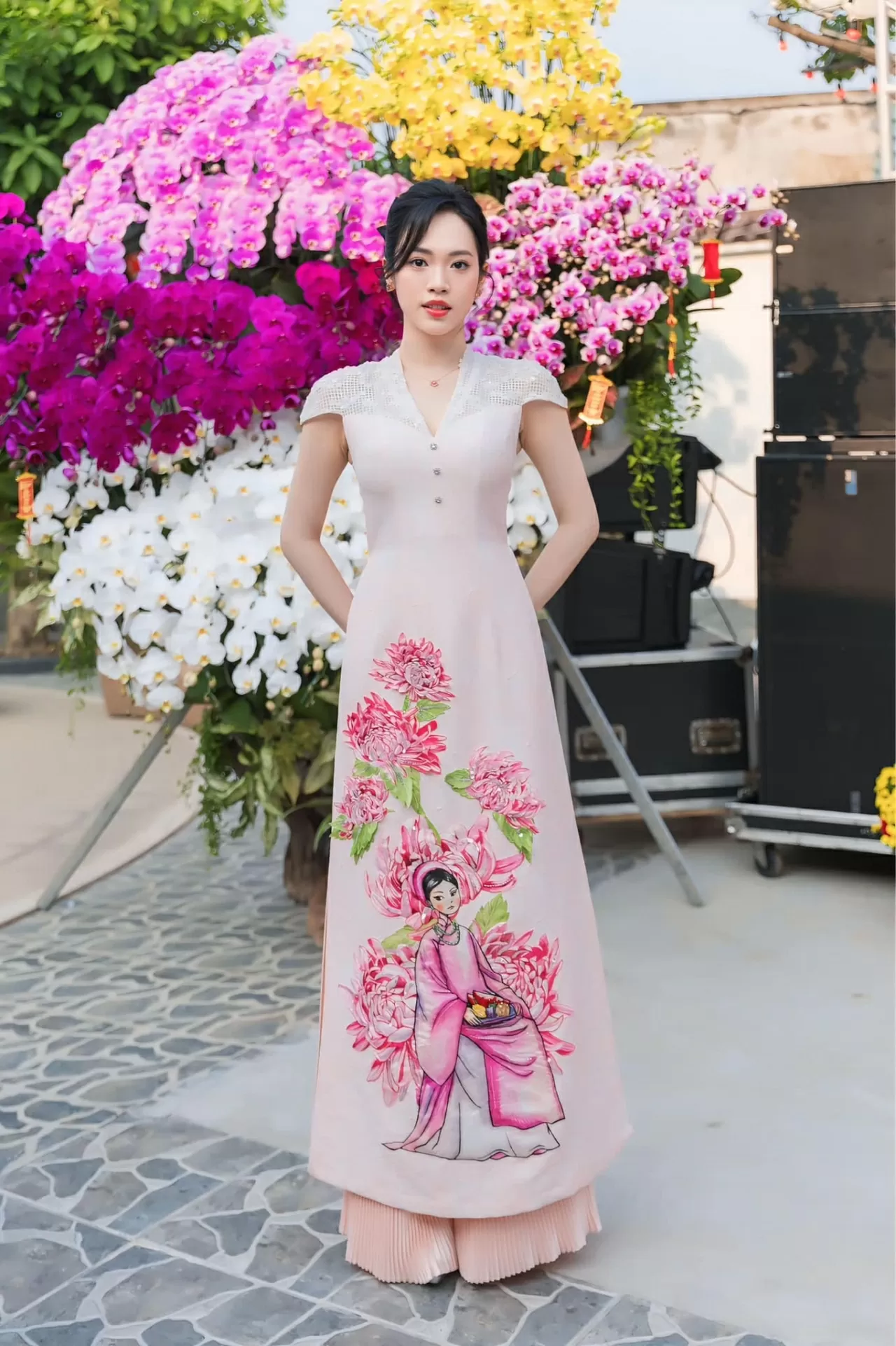 Á hậu Trịnh Thùy Linh