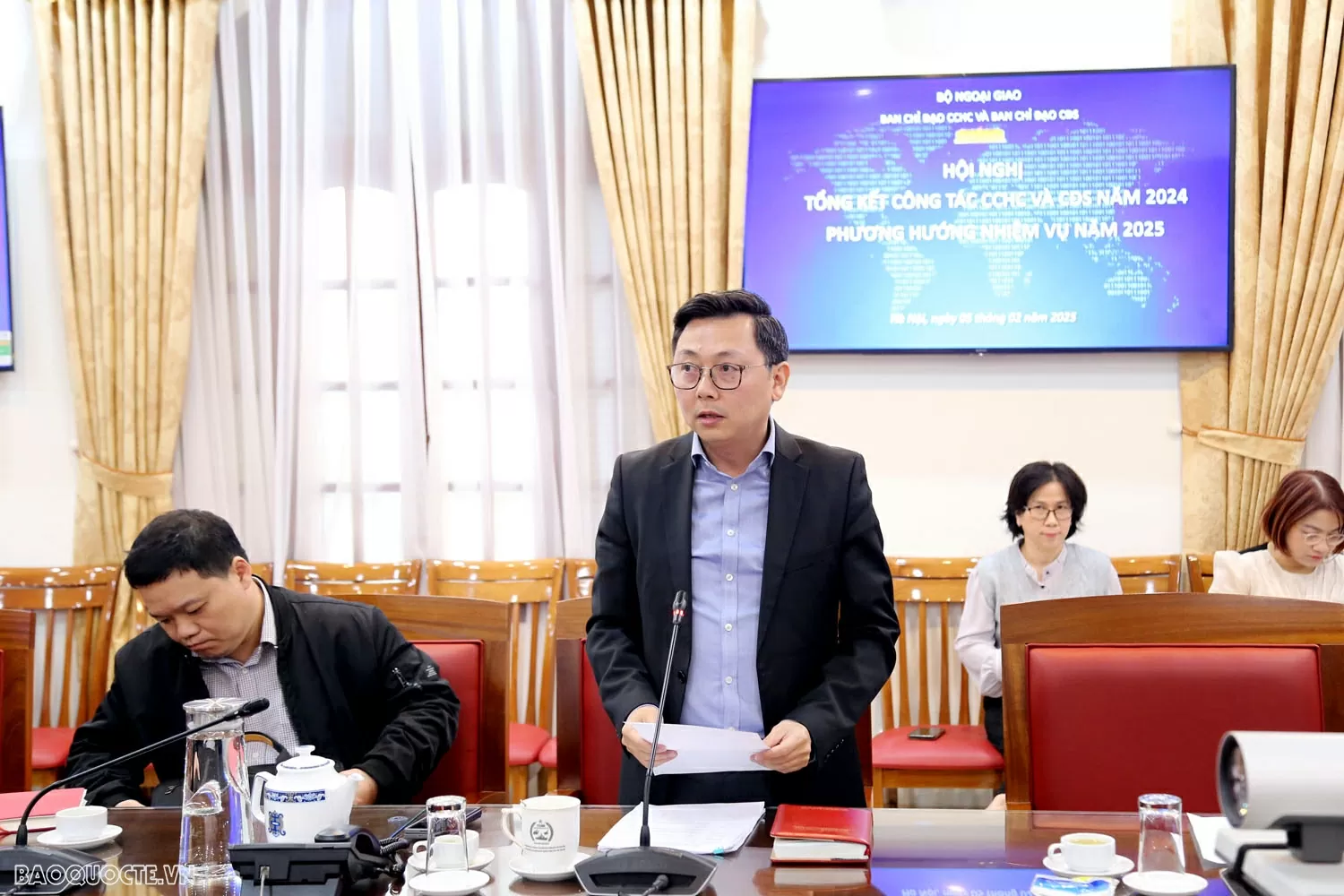 Bộ Ngoại giao tổng kết công tác cải cách hành chính, chuyển đổi số năm 2024 và phương hướng năm 2025 Bộ Ngoại giao tổng kết công tác cải cách hành chính, chuyển đổi số năm 2024 và phương hướng năm 2025