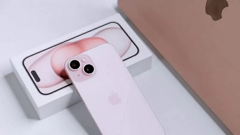 Top 1 điện thoại bán chạy nhất năm 2024 gọi tên iPhone 15 Top 1 điện thoại bán chạy nhất năm 2024 gọi tên iPhone 15