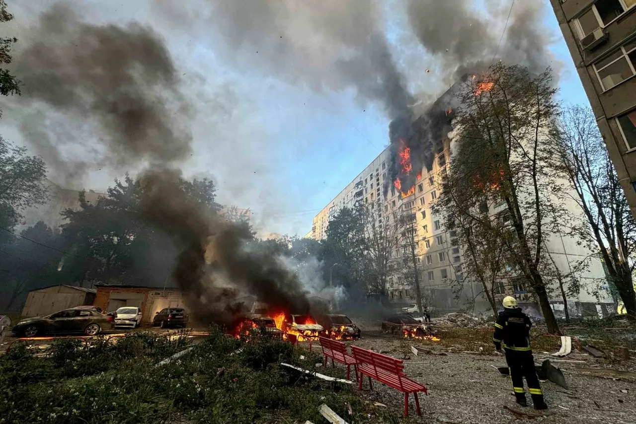 Cũng theo ông Vyhivskyi, từ đầu năm 2025, Moscow đã đứng sau tổng cộng chín vụ tấn công, trong đó có ba vụ nhằm vào các sĩ quan cảnh sát. (Nguồn: CNN)