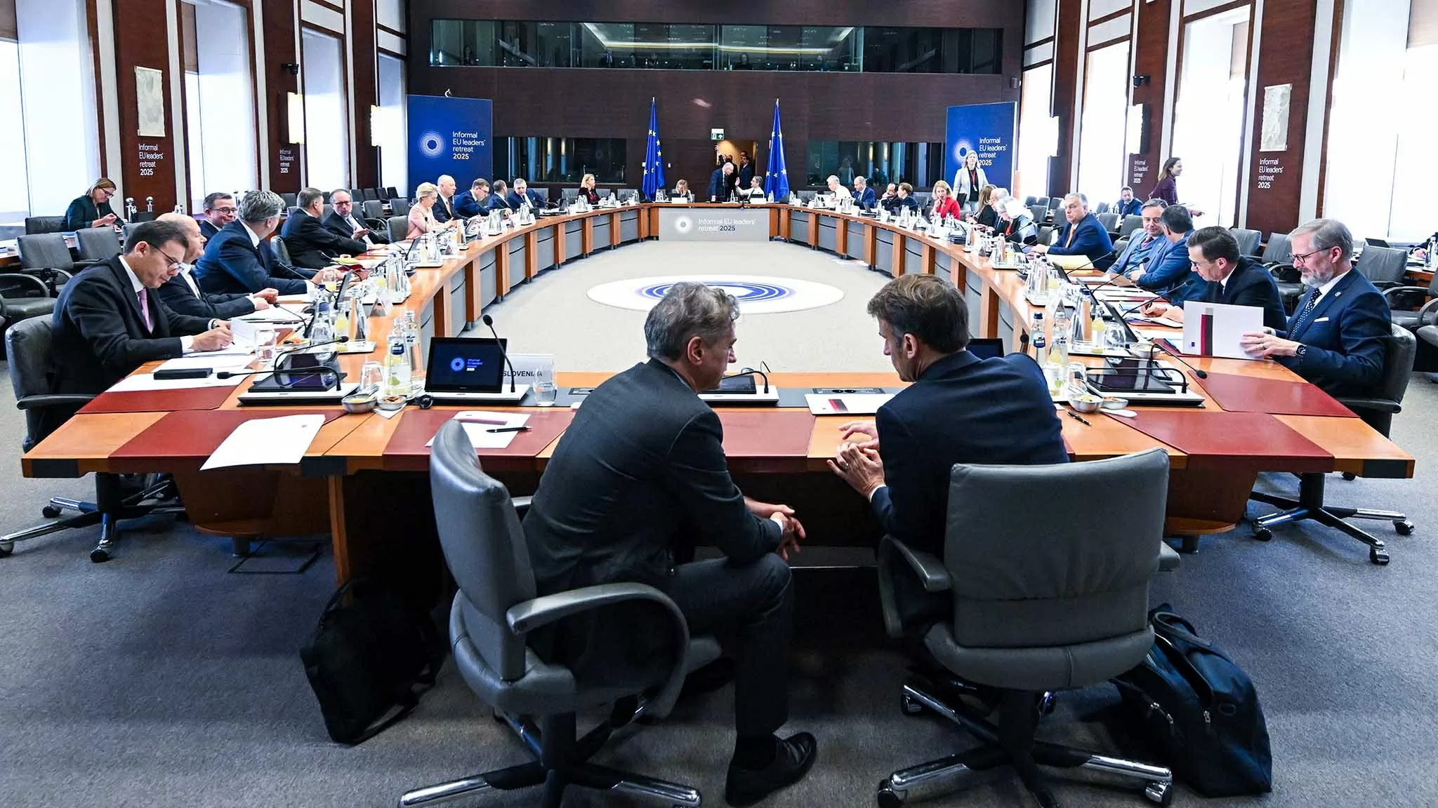 Câu hỏi khó về tự chủ quốc phòng của châu Âu Câu hỏi khó về tự chủ quốc phòng của châu Âu