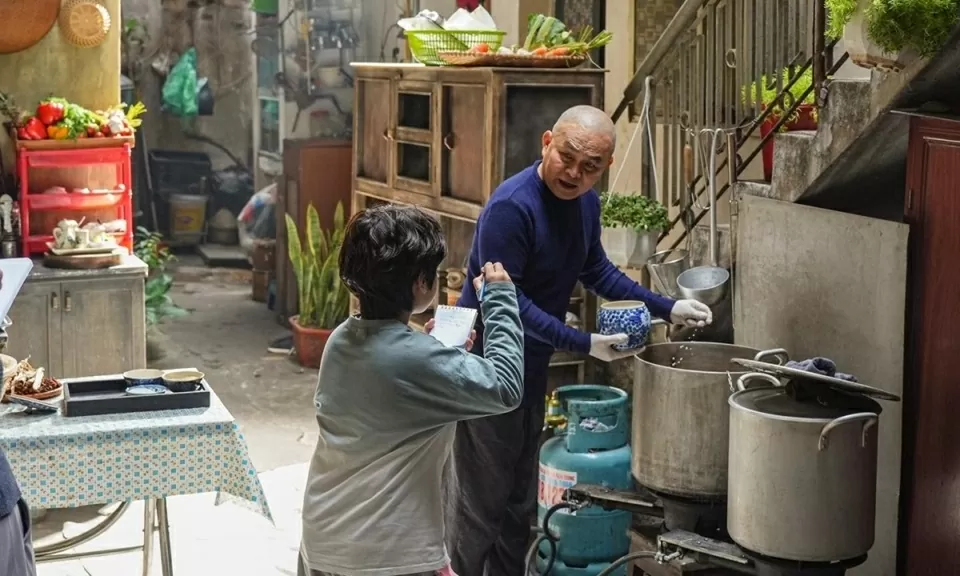 Nghệ sĩ hài Xuân Hinh kết hợp diễn viên Thu Trang trong dự án phim Tết 2026 Nghệ sĩ hài Xuân Hinh kết hợp diễn viên Thu Trang trong dự án phim Tết 2026
