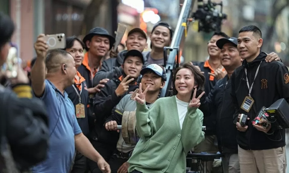 Nghệ sĩ hài Xuân Hinh kết hợp diễn viên Thu Trang trong dự án phim Tết 2026 Nghệ sĩ hài Xuân Hinh kết hợp diễn viên Thu Trang trong dự án phim Tết 2026