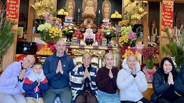 Không khí vui Tết cổ truyền ở chùa Đại Ân