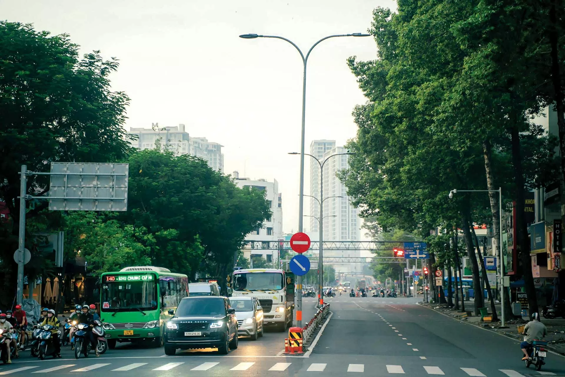 Việc Việt Nam đầu tư về cơ sở hạ tầng và công nghiệp công nghệ cao; quá trình chuyển đổi số và công nghệ được triển khai mạnh mẽ trong cả bộ máy Nhà nước cũng như các đơn vị kinh tế… sẽ tạo động lực mới cho phát triển. (Nguồn: Pexels) Việc Việt Nam đầu tư về cơ sở hạ tầng và công nghiệp công nghệ cao; quá trình chuyển đổi số và công nghệ được triển khai mạnh mẽ trong cả bộ máy Nhà nước cũng như các đơn vị kinh tế… sẽ tạo động lực mới cho phát triển. (Nguồn: Pexels)
