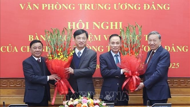 tong bi thu to lam van phong trung uong dang can tien phong guong mau di dau trong ung dung khoa hoc cong nghe chuyen doi so