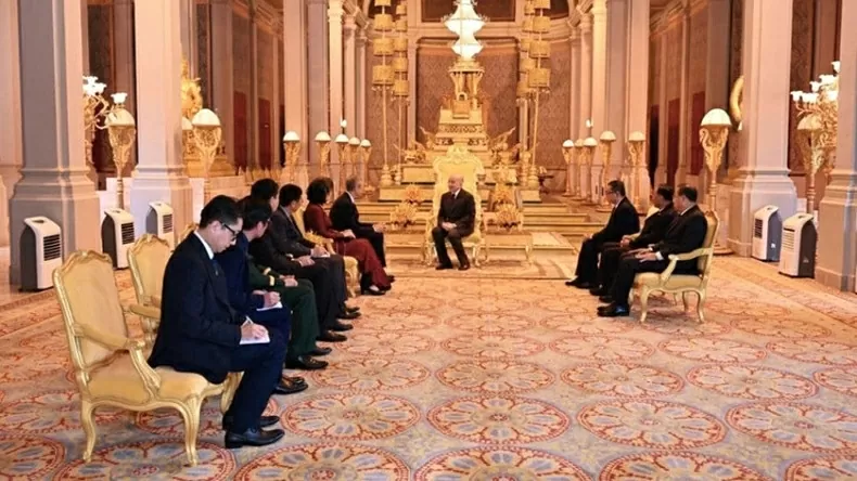 Đại sứ Nguyễn Minh Vũ trình Quốc thư lên Quốc vương Campuchia Norodom Sihamoni