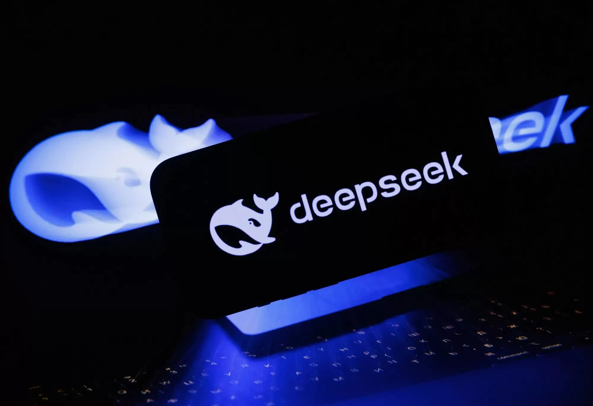 Mỹ bất ngờ khen DeepSeek, hoãn áp thuế với một loại mặt hàng từ Trung Quốc. Bloomberf Mỹ bất ngờ khen DeepSeek, hoãn áp thuế với một loại mặt hàng từ Trung Quốc. Bloomberf