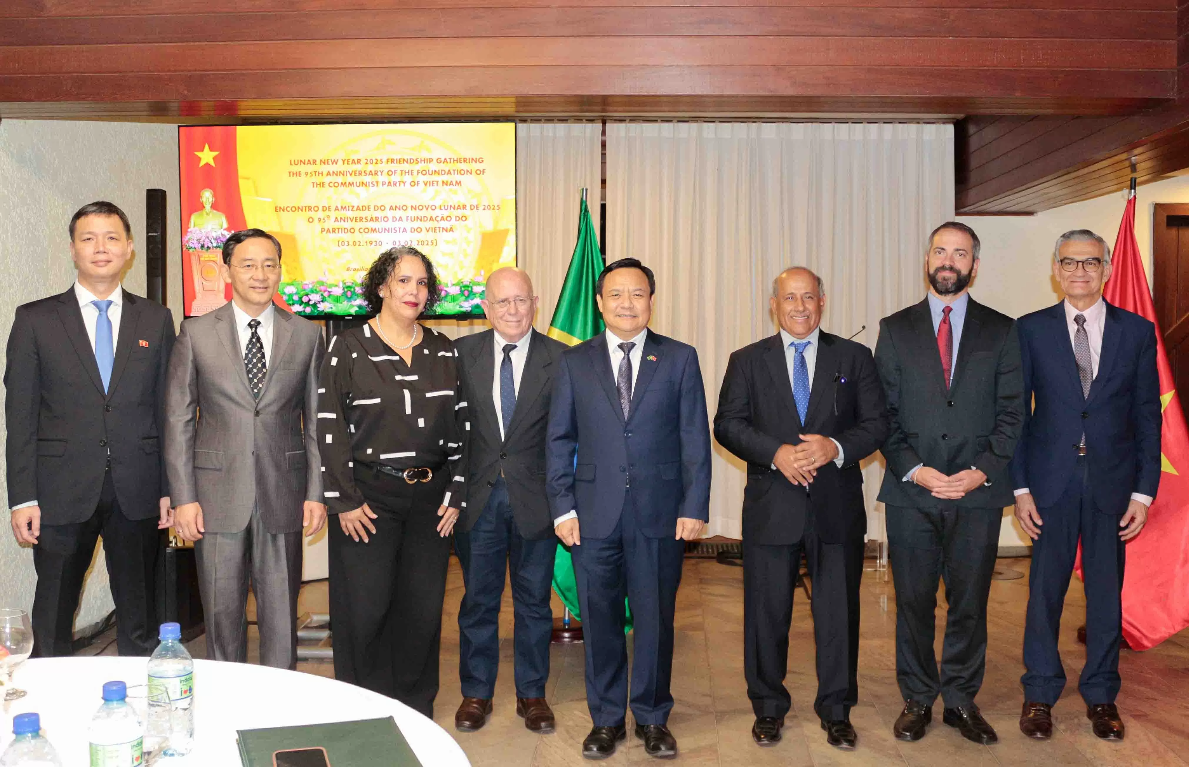 Gặp gỡ hữu đầu Xuân và kỷ niệm 95 năm thành lập Đảng Cộng sản Việt Nam tại Đại sứ quán Việt Nam tại Brazil Gặp gỡ hữu nghị đầu Xuân và kỷ niệm 95 năm thành lập Đảng Cộng sản Việt Nam tại Brazil