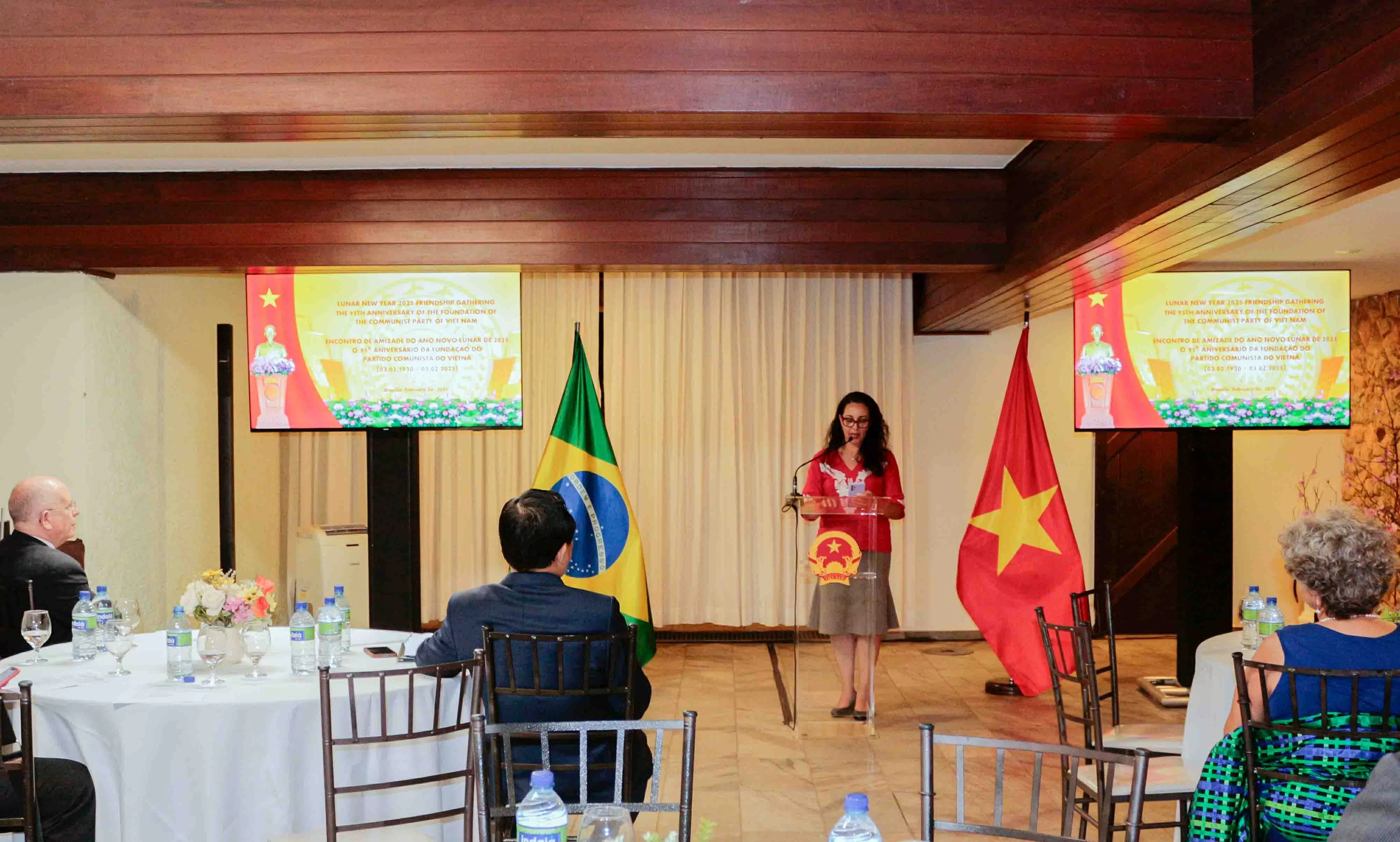 Gặp gỡ hữu đầu Xuân và kỷ niệm 95 năm thành lập Đảng Cộng sản Việt Nam tại Đại sứ quán Việt Nam tại Brazil Gặp gỡ hữu nghị đầu Xuân và kỷ niệm 95 năm thành lập Đảng Cộng sản Việt Nam tại Brazil