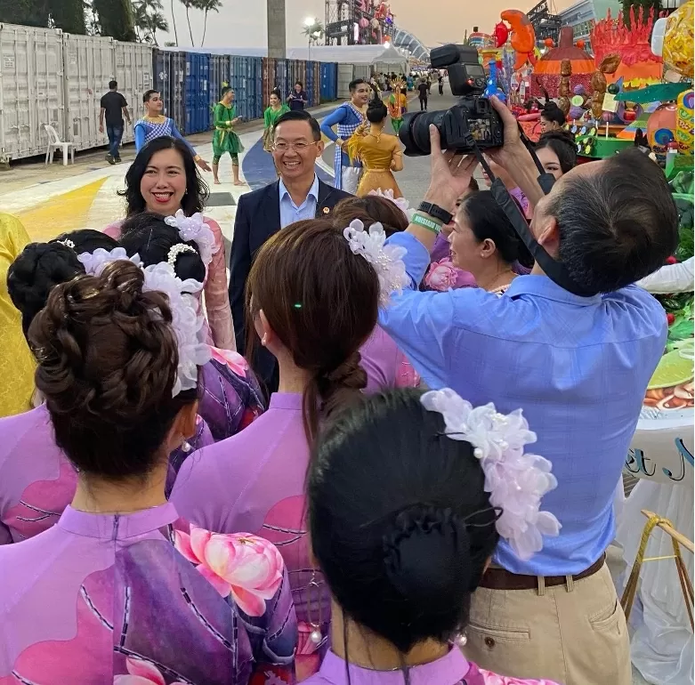 Thứ trưởng Ngoại giao gặp gỡ kiều bào là chuyên gia, trí thức, học giả người Việt Nam tại Singapore