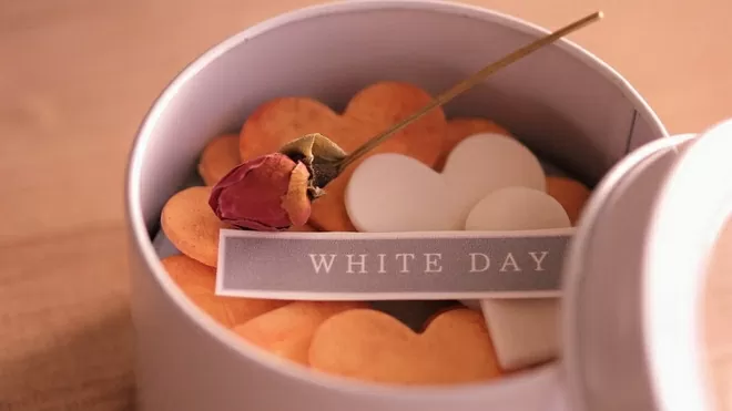 Một hộp bánh quy dành cho ngày Valentine Trắng của Nhật Bản. (Ảnh: Shutterstock)