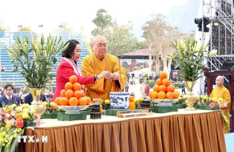Phó Chủ tịch Quốc hội Nguyễn Thị Thanh dự Lễ khai hội chùa Tam Chúc Phó Chủ tịch Quốc hội Nguyễn Thị Thanh dự Lễ khai hội chùa Tam Chúc