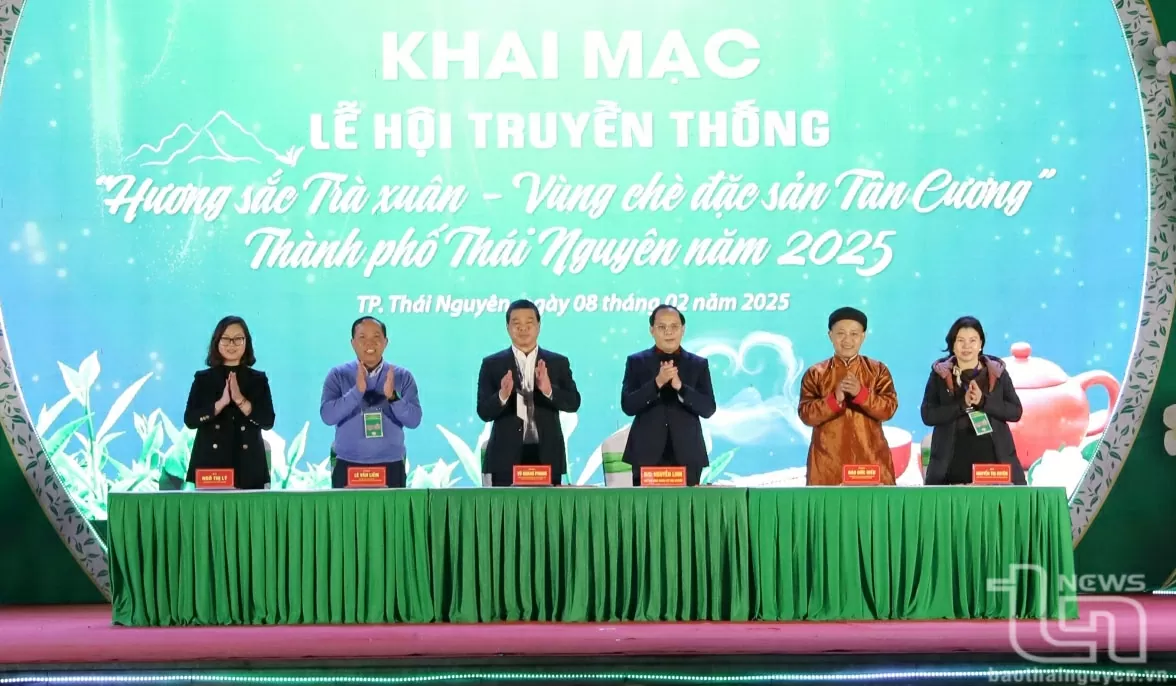 Thái Nguyên: Khai mạc Lễ hội Hương sắc trà xuân - vùng chè đặc sản Tân Cương Thái Nguyên: Khai mạc Lễ hội Hương sắc trà xuân - vùng chè đặc sản Tân Cương