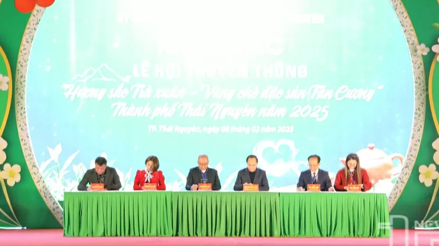 Thái Nguyên: Khai mạc Lễ hội Hương sắc trà xuân - vùng chè đặc sản Tân Cương Thái Nguyên: Khai mạc Lễ hội Hương sắc trà xuân - vùng chè đặc sản Tân Cương