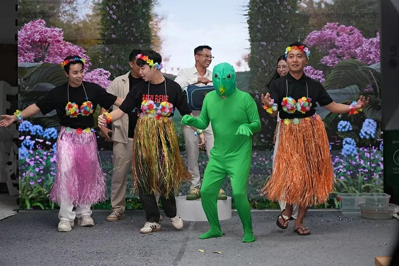 Phiên live của Hằng Du Mục thành công nhờ điều gì?