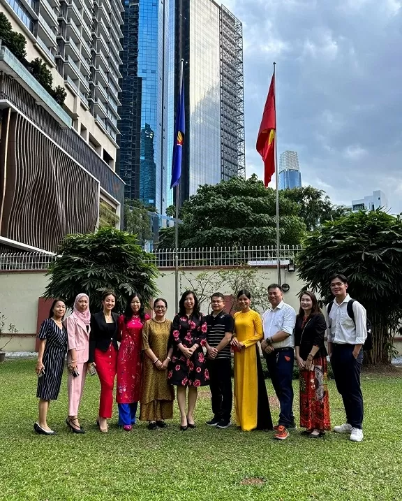 Thứ trưởng Lê Thị Thu Hằng biểu dương những nỗ lực khẳng định vị thế của cộng đồng người Việt ở Malaysia Thứ trưởng Lê Thị Thu Hằng biểu dương nỗ lực khẳng định vị thế của cộng đồng người Việt ở Malaysia