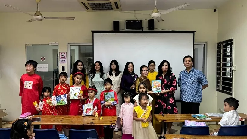 Thứ trưởng Lê Thị Thu Hằng biểu dương những nỗ lực khẳng định vị thế của cộng đồng người Việt ở Malaysia Thứ trưởng Lê Thị Thu Hằng biểu dương nỗ lực khẳng định vị thế của cộng đồng người Việt ở Malaysia