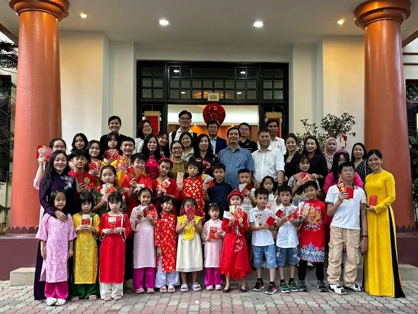 Thứ trưởng Lê Thị Thu Hằng biểu dương những nỗ lực khẳng định vị thế của cộng đồng người Việt ở Malaysia Thứ trưởng Lê Thị Thu Hằng biểu dương nỗ lực khẳng định vị thế của cộng đồng người Việt ở Malaysia