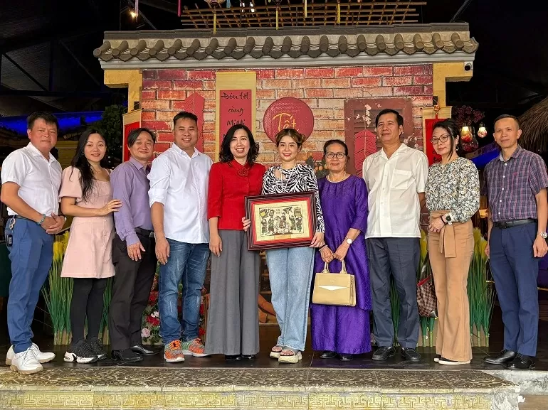 Thứ trưởng Lê Thị Thu Hằng biểu dương những nỗ lực khẳng định vị thế của cộng đồng người Việt ở Malaysia Thứ trưởng Lê Thị Thu Hằng biểu dương nỗ lực khẳng định vị thế của cộng đồng người Việt ở Malaysia