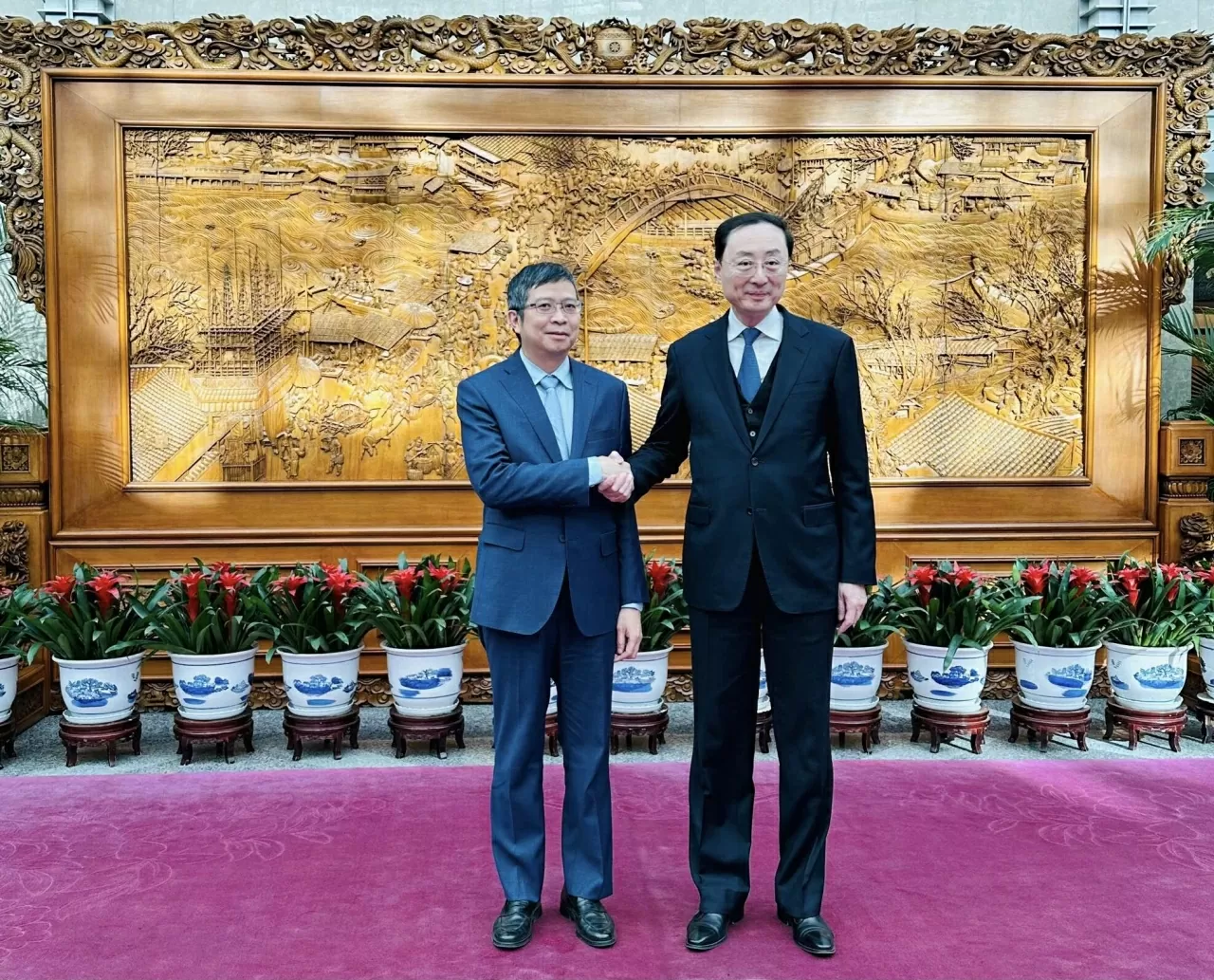 Đại sứ Phạm Thanh Bình chào xã giao Thứ trưởng Ngoại giao Trung Quốc Tôn Vệ Đông