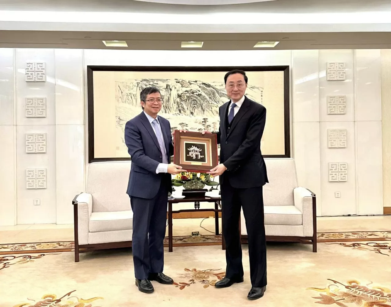 Đại sứ Phạm Thanh Bình chào xã giao Thứ trưởng Ngoại giao Trung Quốc Tôn Vệ Đông