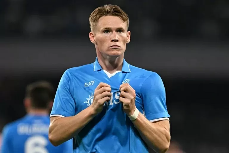 McTominay ghi bàn hơn Hojlund và Zirkzee McTominay ghi bàn hơn Hojlund và Zirkzee