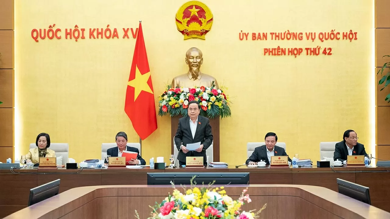 Chủ tịch Quốc hội Trần Thanh Mẫn phát biểu bế mạc Chuẩn bị tốt nhất cho Kỳ họp bất thường lần thứ 9, trọng tâm là phục vụ, sắp xếp, tinh gọn tổ chức bộ máy