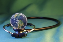 Viện trợ y tế giữa 'ngã ba đường' của ngoại giao, chiến lược phát triển và công bằng