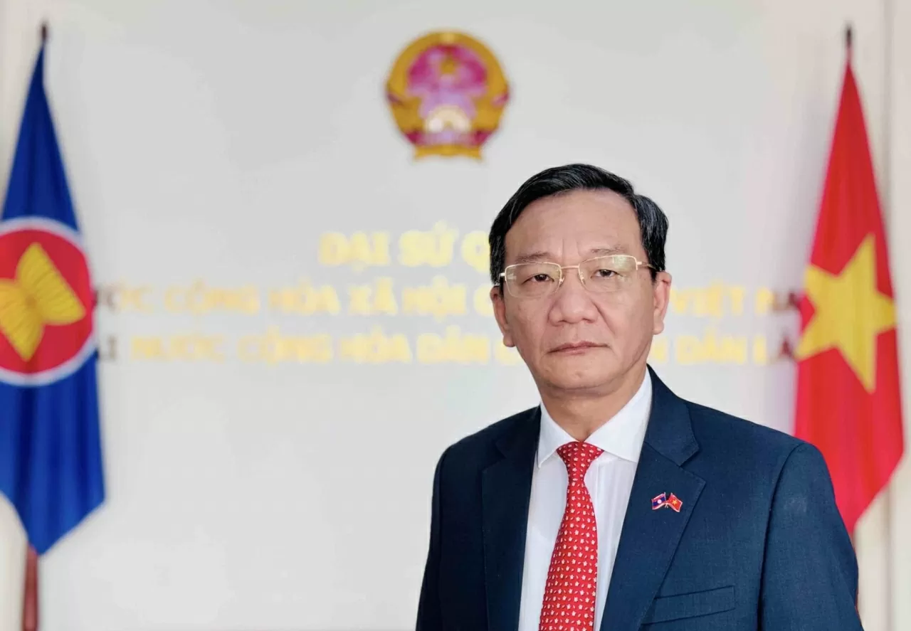 Đất nước Lào - quê hương thứ hai, thắm tình đồng chí anh em Đất nước Lào - quê hương thứ hai, thắm tình đồng chí anh em