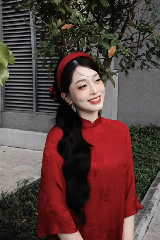 Á hậu Phương Nga