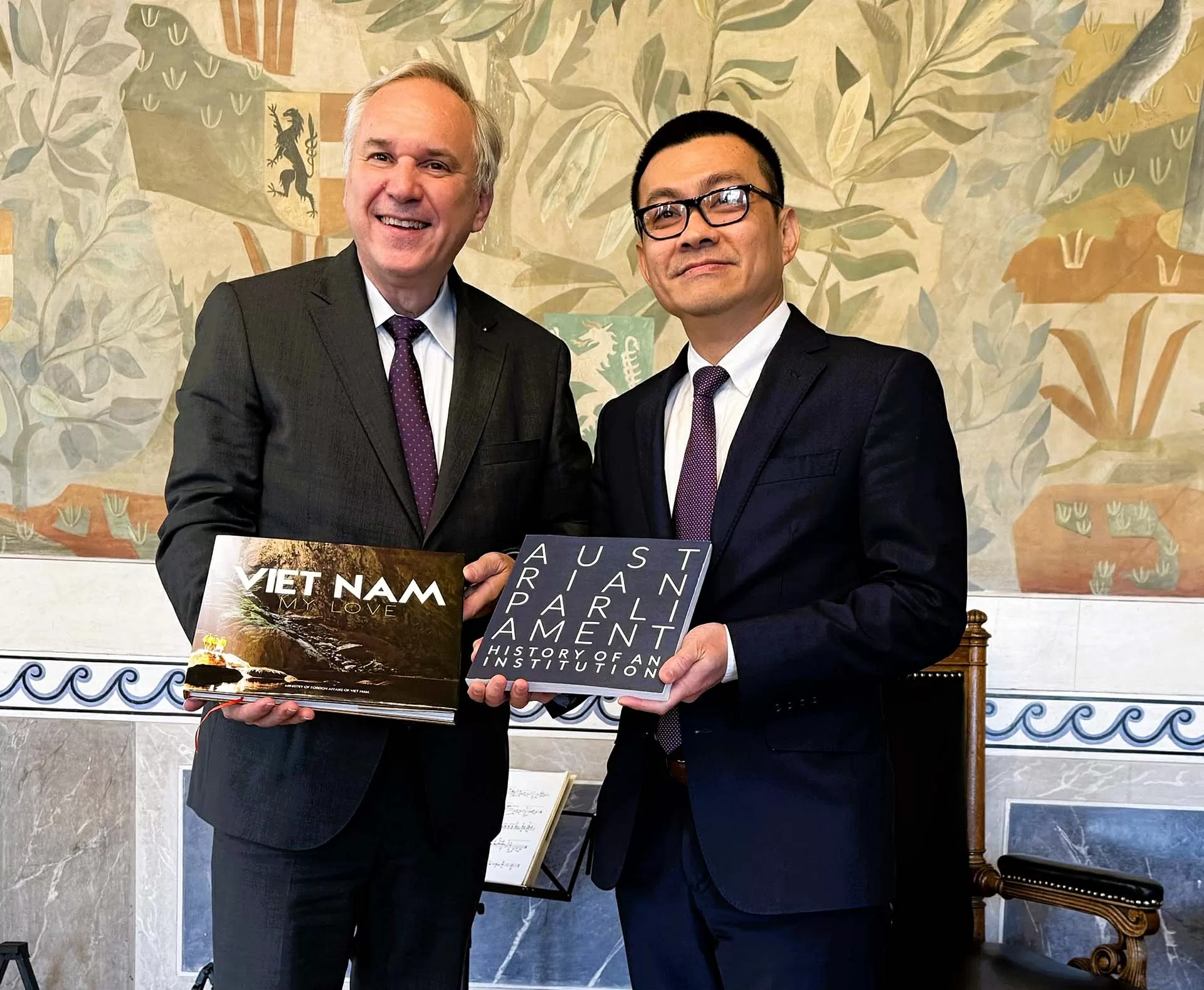 Việt Nam luôn coi trọng củng cố và tăng cường quan hệ với Cộng hòa Áo Việt Nam luôn coi trọng củng cố và tăng cường quan hệ với Cộng hòa Áo