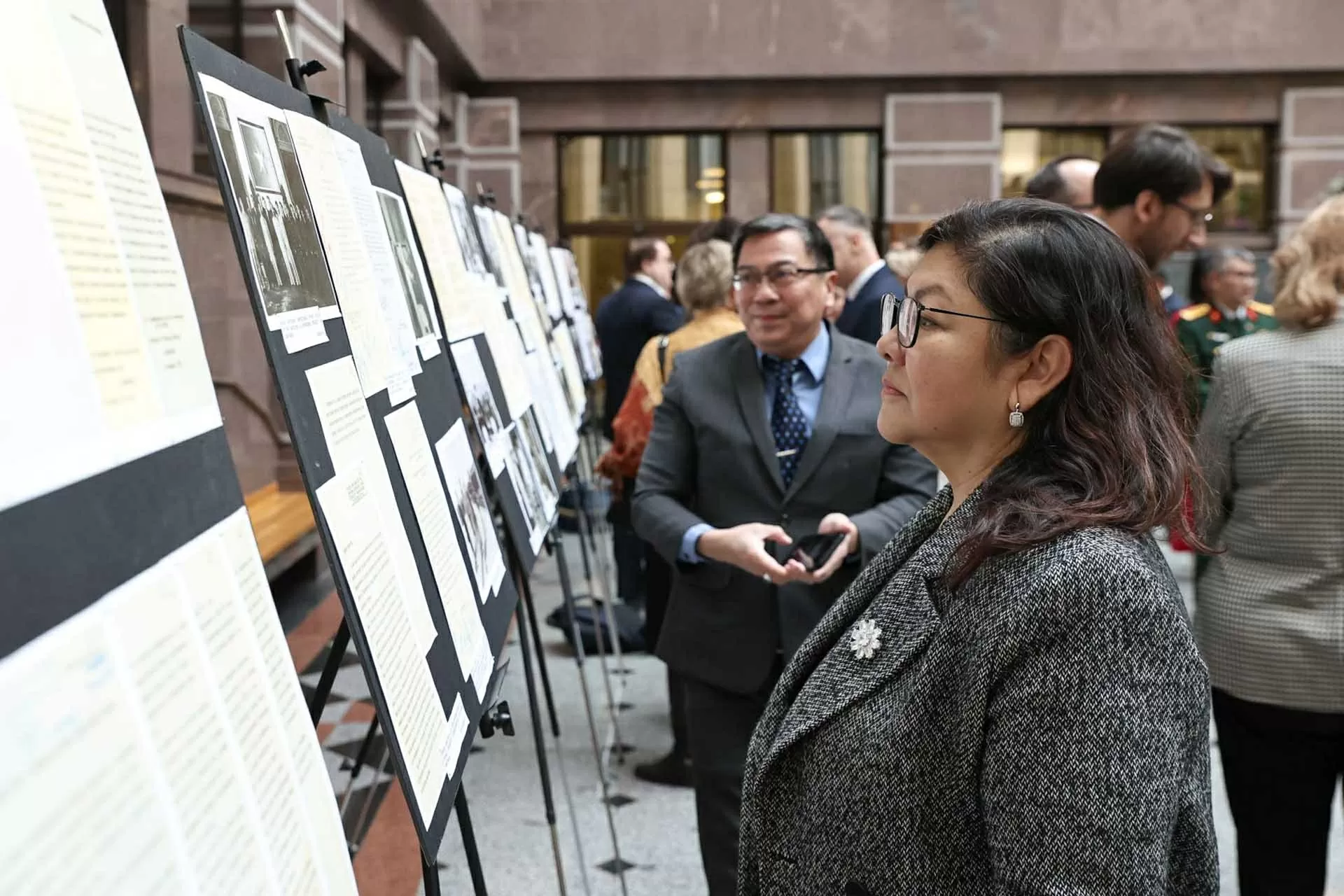 Triển lãm tư liệu về quan hệ Việt Nam-Liên bang Nga Triển lãm tư liệu về quan hệ Việt Nam Liên bang Nga