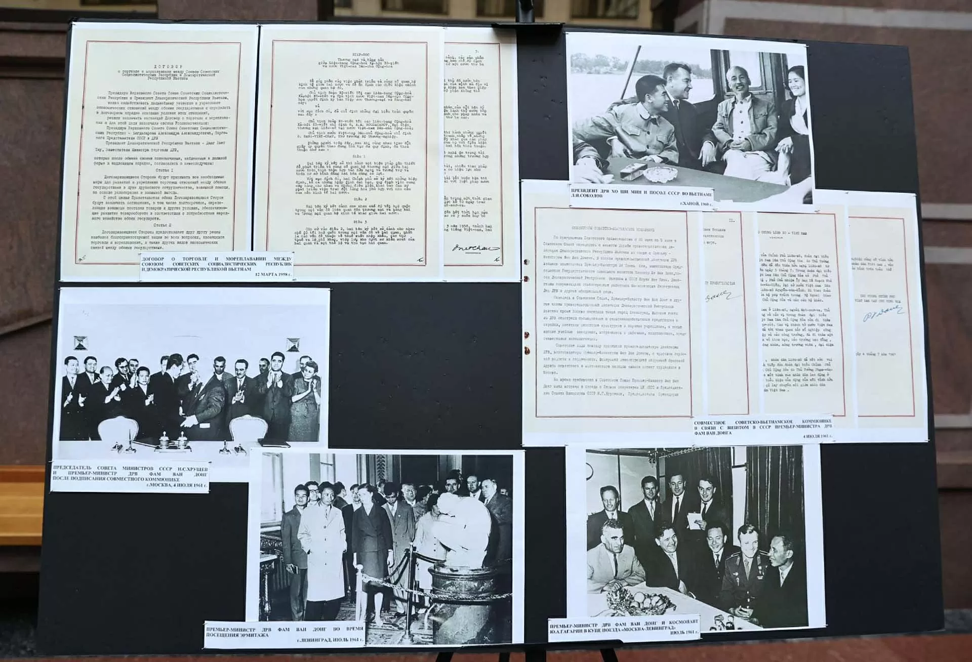Triển lãm tư liệu về quan hệ Việt Nam-Liên bang Nga Triển lãm tư liệu về quan hệ Việt Nam Liên bang Nga