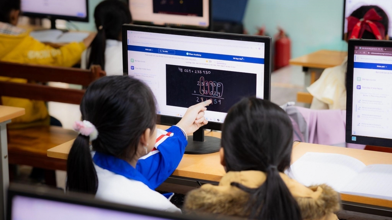 viet nam vuon len thu hai toan cau trong su dung nen tang giao duc truc tuyen khan academy