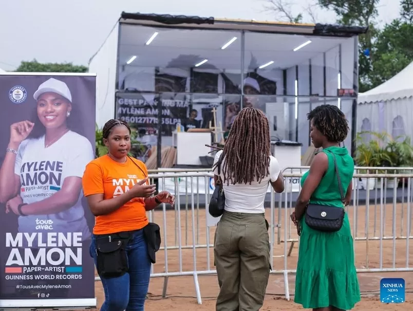 Nghệ sĩ Côte d'Ivoire lập kỷ lục thế giới vẽ 130 bức chân dung trong 120 giờ