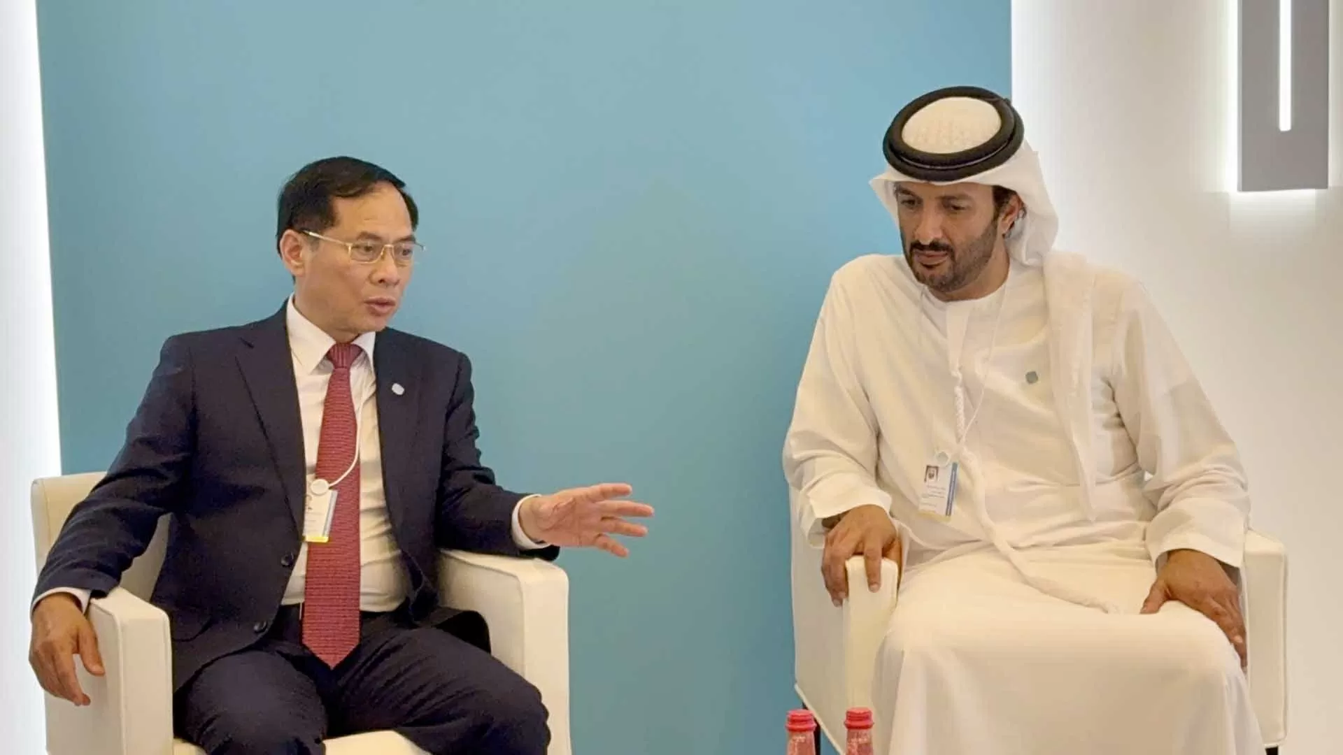 Phó Thủ tướng Chính phủ Bùi Thanh Sơn tiếp Bộ trưởng Kinh tế UAE Abdullah bin Touq Al Marri. (Nguồn: VGP)