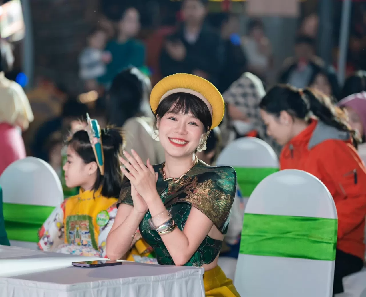 Nhan sắc cô Liễu - Hoàng Kim Ngọc phim Đèn âm hồn hot nhất rạp Việt