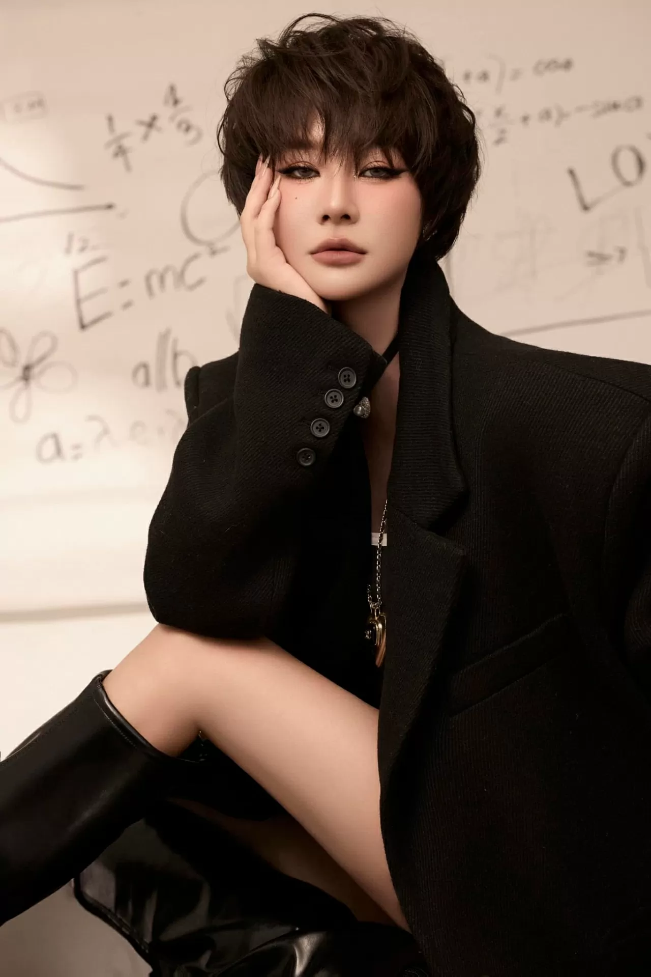 Nhan sắc cô Liễu - Hoàng Kim Ngọc phim Đèn âm hồn hot nhất rạp Việt