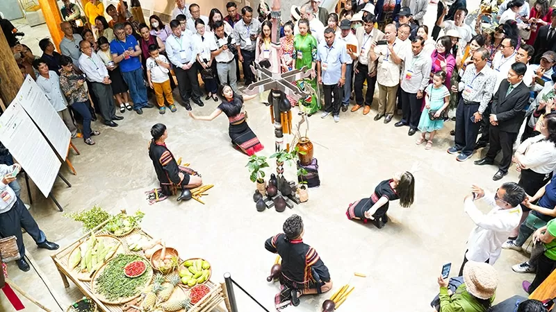 Trung Nguyên Legend tiếp tục mang đến những hoạt động hấp dẫn về cà phê, văn hóa và du lịch tại nhiều điểm đến cho du khách khi tham gia Lễ hội. Trung Nguyên Legend tiếp tục mang đến những hoạt động hấp dẫn về cà phê, văn hóa và du lịch tại nhiều điểm đến cho du khách khi tham gia Lễ hội.