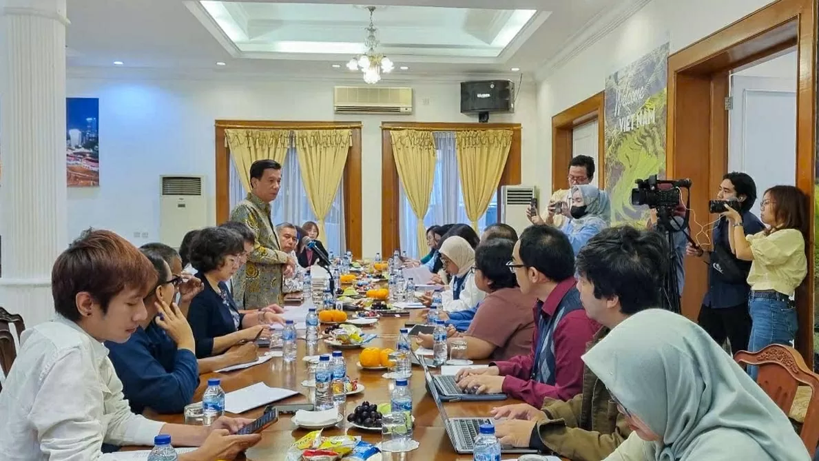 Đại sứ quán Việt Nam tại Indonesia gặp gỡ báo chí đầu năm 2025 Đại sứ quán Việt Nam tại Indonesia gặp gỡ báo chí đầu năm 2025